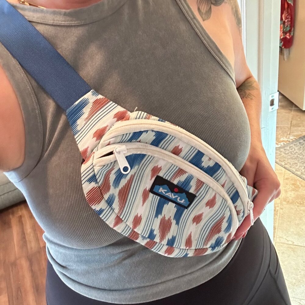 Kavu Fanny Pack/ Crossbody bag